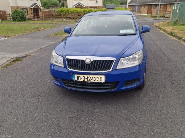 Skoda Octavia Hatchback, Diesel, 2010, Blue