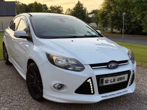 Ford Focus Hatchback, Petrol, 2012, White