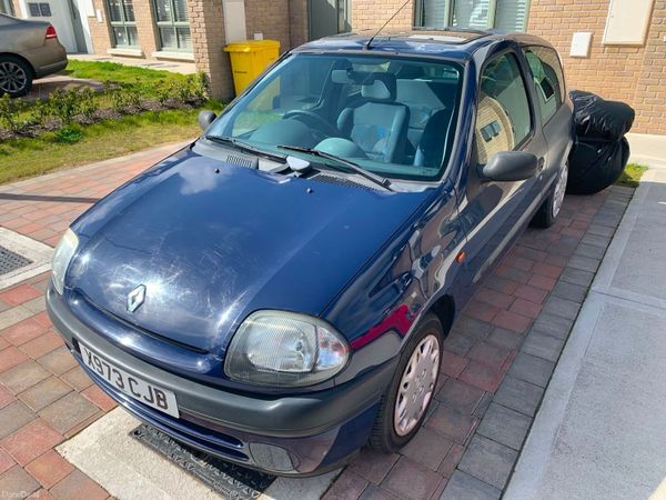 Renault Clio Hatchback, Petrol, 2000, Blue