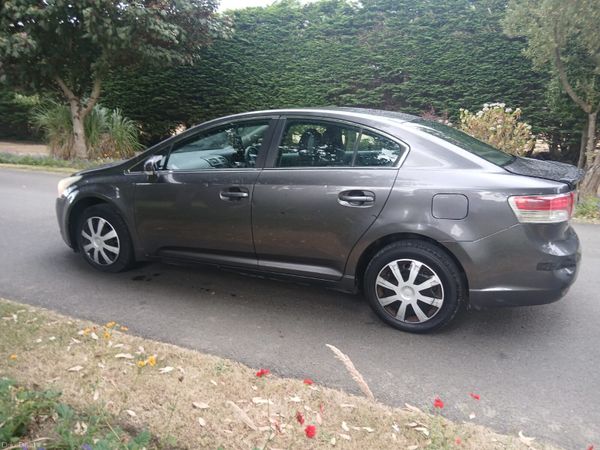 Toyota Avensis Saloon, Diesel, 2011, Grey