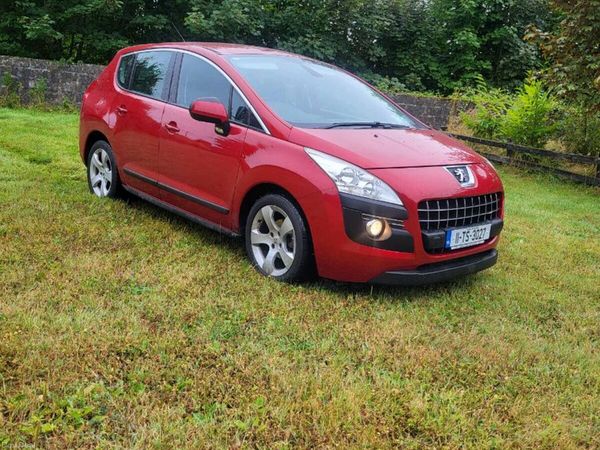 Peugeot 3008 MPV, Diesel, 2011, Red