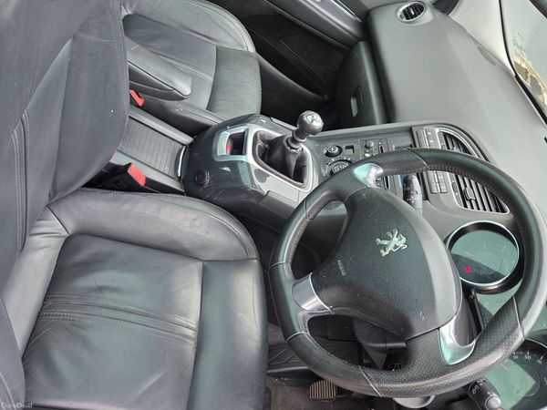 Peugeot 5008 MPV, Diesel, 2016, Blue
