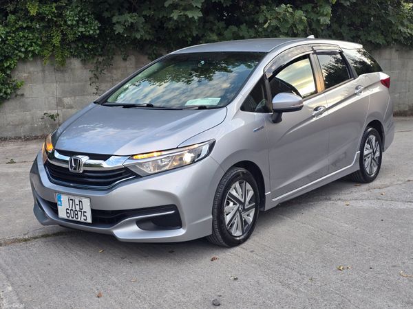 Honda Shuttle MPV, Petrol Hybrid, 2017, Silver
