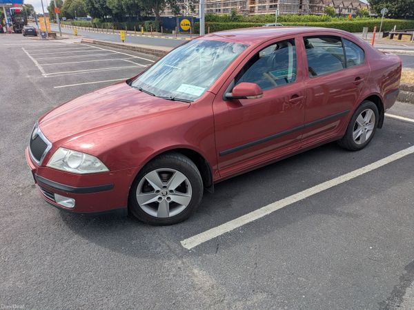 Skoda Octavia Hatchback, Petrol, 2007, Red