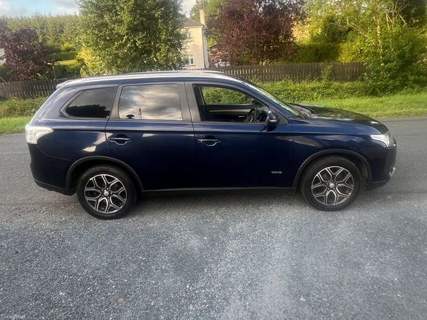 Mitsubishi Outlander SUV, Diesel, 2014, Blue