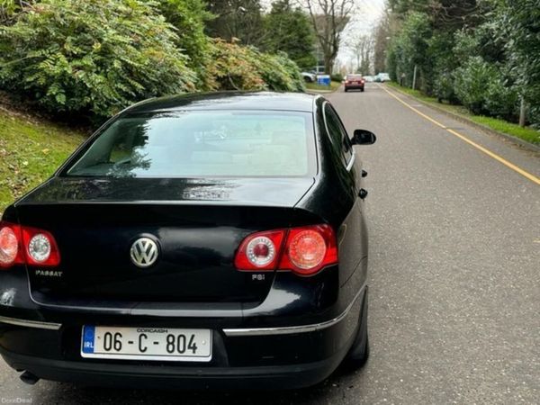 Volkswagen Passat Saloon, Petrol, 2006, Black