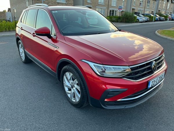 Volkswagen Tiguan SUV, Petrol, 2022, Red