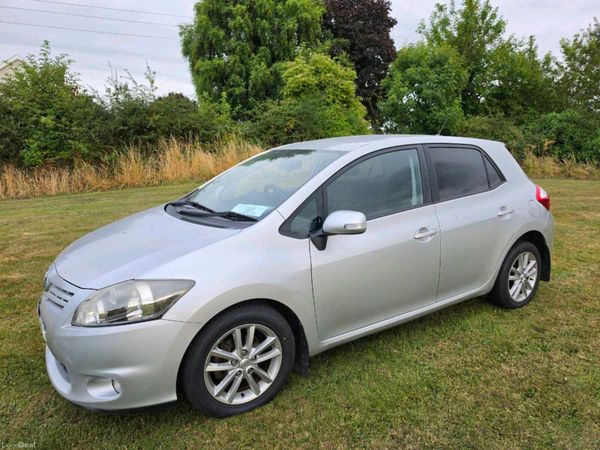 Toyota Auris Hatchback, Diesel, 2011, Silver