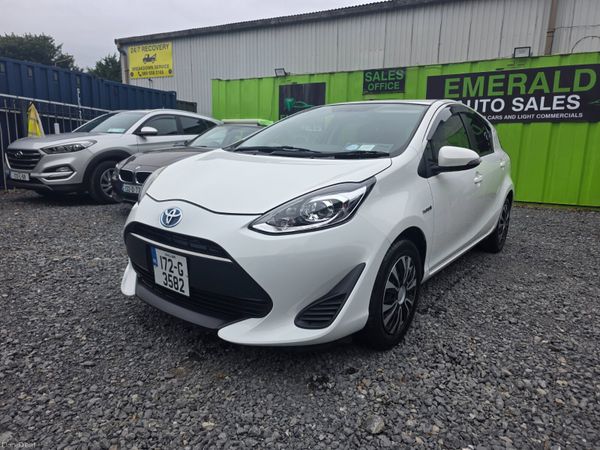Toyota Aqua Hatchback, Petrol Hybrid, 2017, White