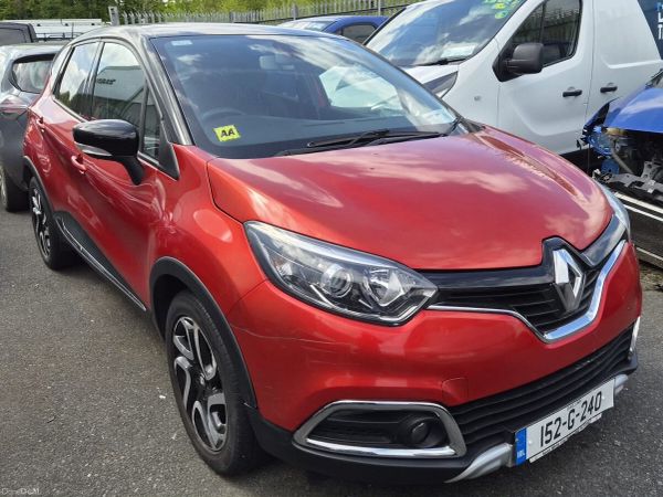 Renault Captur Hatchback, Diesel, 2015, Red