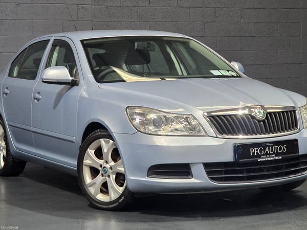 Skoda Octavia Hatchback, Diesel, 2011, Blue