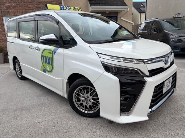 Toyota Voxy MPV, Petrol Hybrid, 2021, White