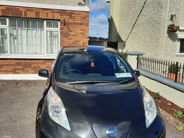 Nissan Leaf Hatchback, Electric, 2016, Black