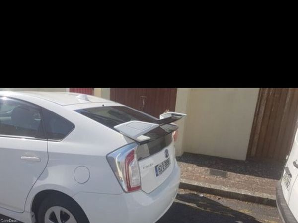Toyota Prius Hatchback, Petrol Hybrid, 2015, White