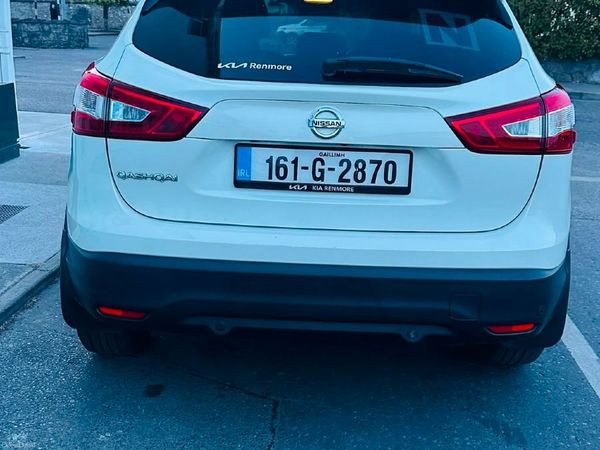 Nissan Qashqai Hatchback, Petrol, 2016, White