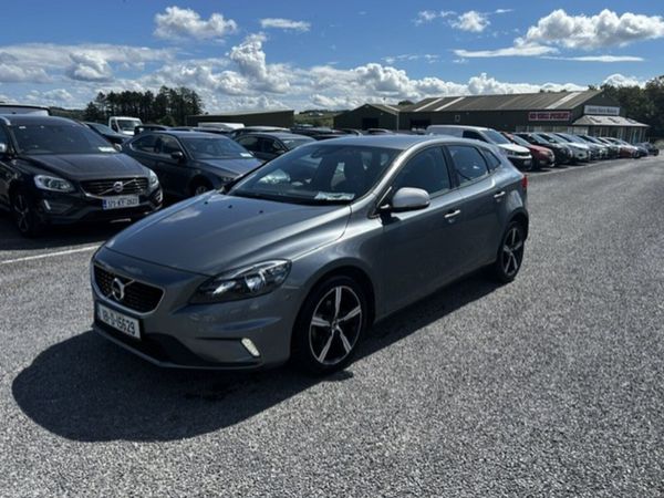 Volvo V40 Hatchback, Diesel, 2018, Grey
