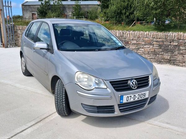 Volkswagen Polo Hatchback, Petrol, 2007, Silver