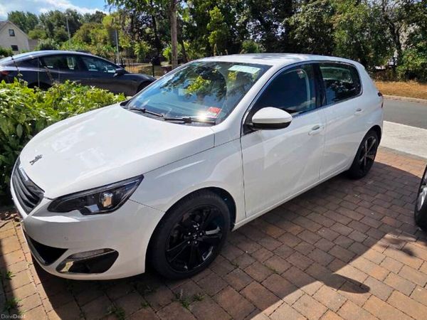 Peugeot 308 Hatchback, Petrol, 2016, White