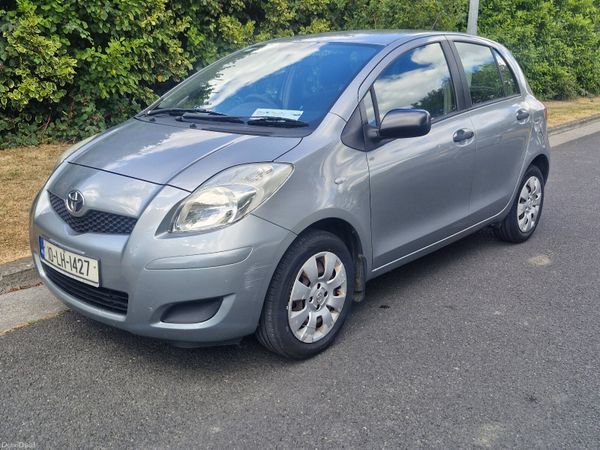 Toyota Yaris Hatchback, Petrol, 2010, Silver