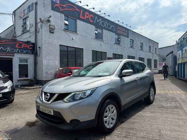 Nissan Qashqai Hatchback, Diesel, 2015, Silver