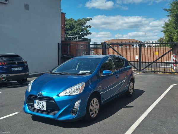 Toyota Aqua Hatchback, Petrol Hybrid, 2015, Blue