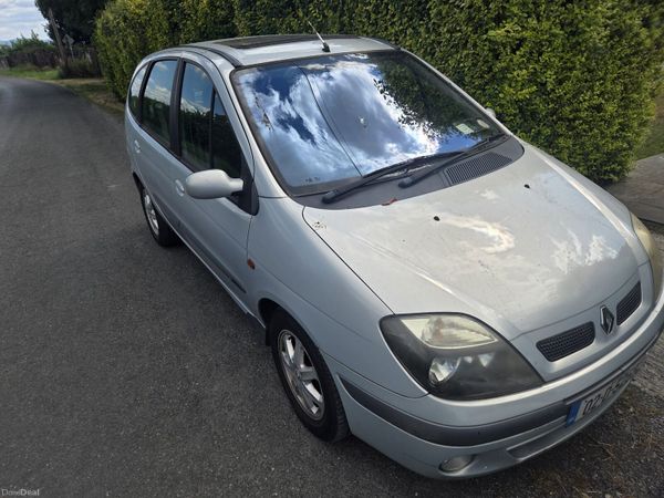 Renault Megane Hatchback, Petrol, 2002, Silver