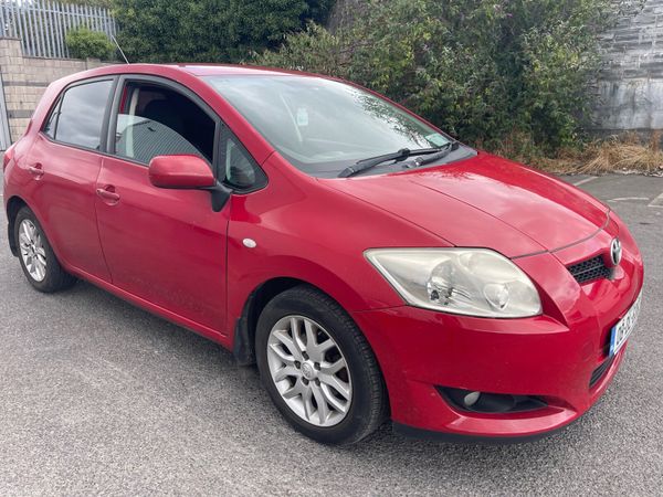 Toyota Auris Hatchback, Diesel, 2008, Red