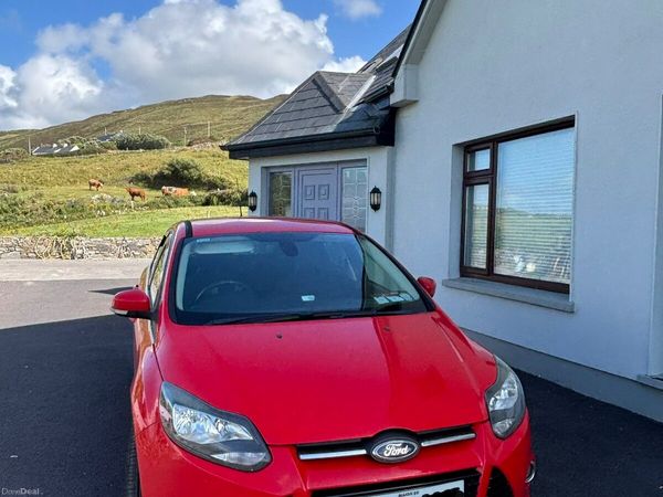 Ford Focus Hatchback, Diesel, 2013, Red