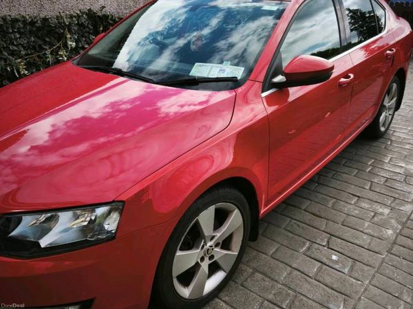 Skoda Octavia Saloon, Diesel, 2016, Red
