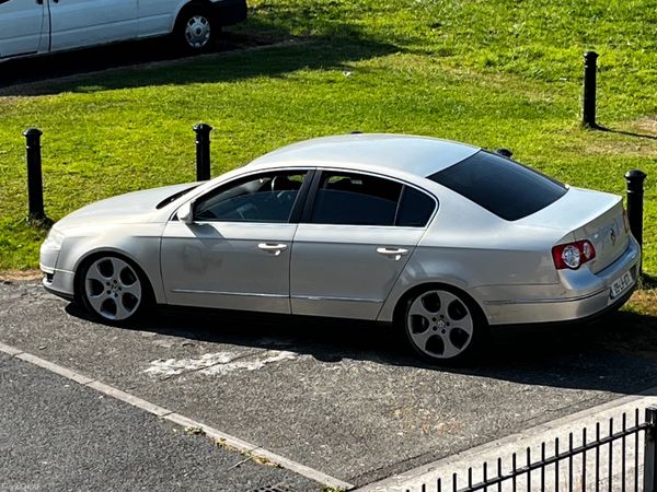 Volkswagen Passat Saloon, Diesel, 2009, Silver