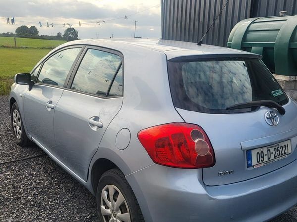 Toyota Auris Hatchback, Petrol, 2009, Blue