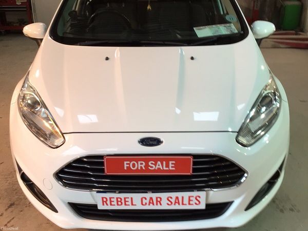 Ford Fiesta Hatchback, Petrol, 2016, White