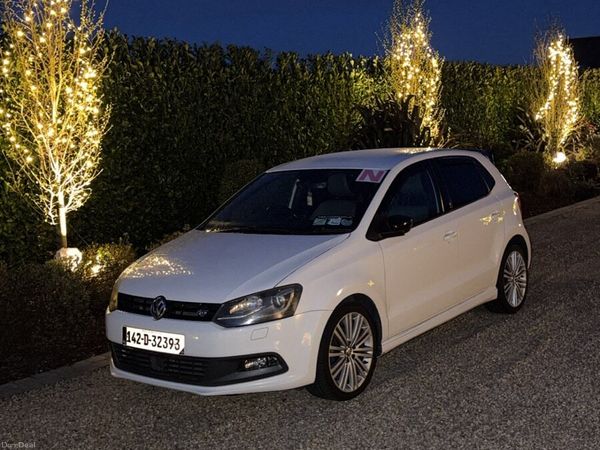 Volkswagen Polo Hatchback, Petrol, 2014, White