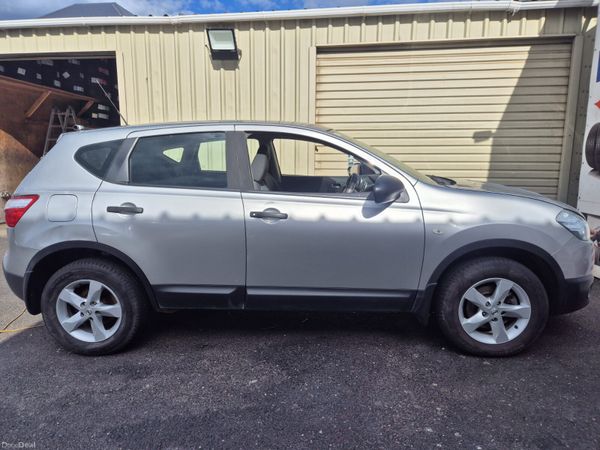 Nissan Qashqai Estate/Jeep, Diesel, 2013, Silver