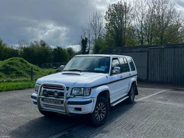 Isuzu Trooper SUV, Diesel, 2003, White