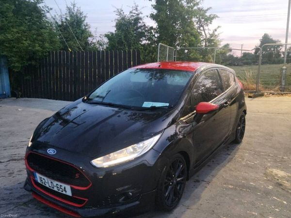 Ford Fiesta Hatchback, Petrol, 2016, Black
