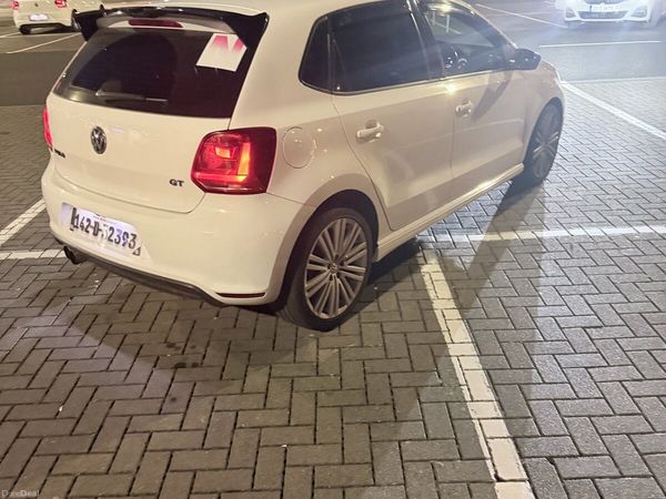 Volkswagen Polo Hatchback, Petrol, 2014, White
