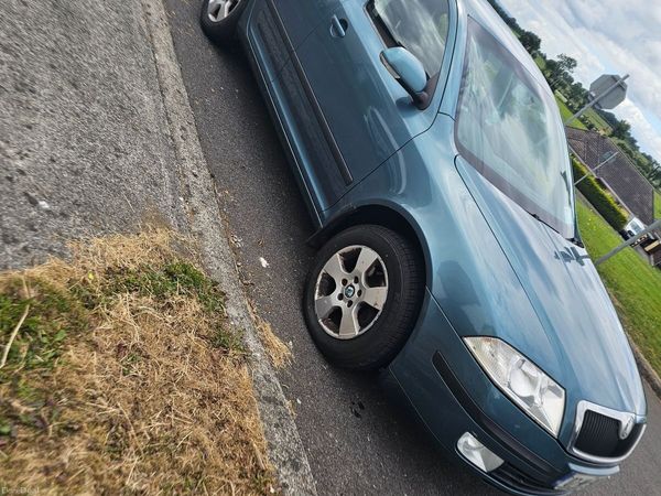 Skoda Octavia Hatchback, Petrol, 2007, Green