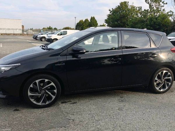 Toyota Auris MPV, Petrol Hybrid, 2017, Black