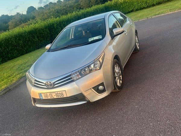 Toyota Corolla Saloon, Diesel, 2014, Silver