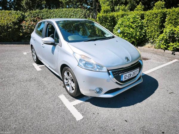 Peugeot 208 Hatchback, Petrol, 2012, Silver