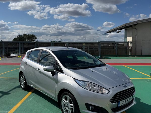Ford Fiesta Hatchback, Petrol, 2014, Silver