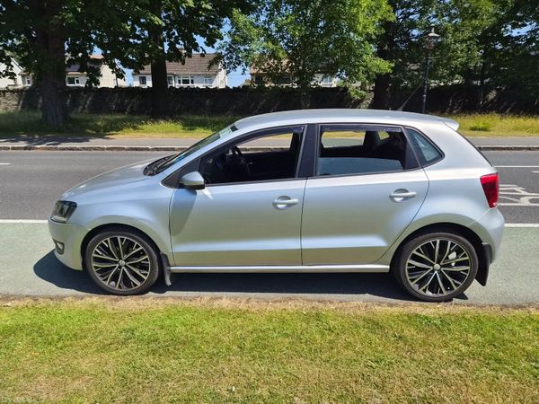 Volkswagen Polo Hatchback, Diesel, 2010, Silver