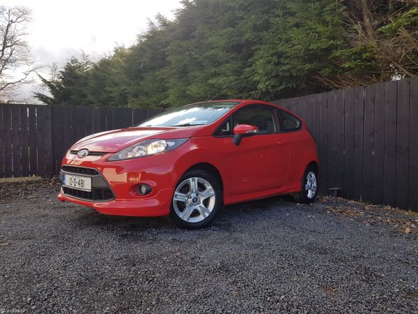 Ford Fiesta Hatchback, Petrol, 2010, Red