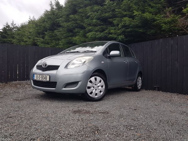 Toyota Yaris Hatchback, Petrol, 2010, Silver
