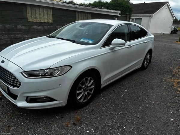 Ford Mondeo Hatchback, Diesel, 2017, White