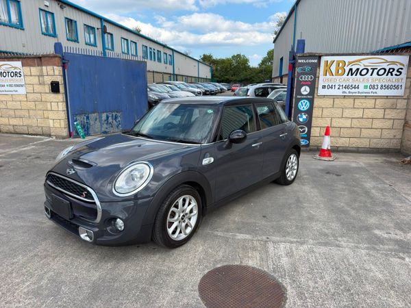Mini Cooper Hatchback, Petrol, 2015, Grey
