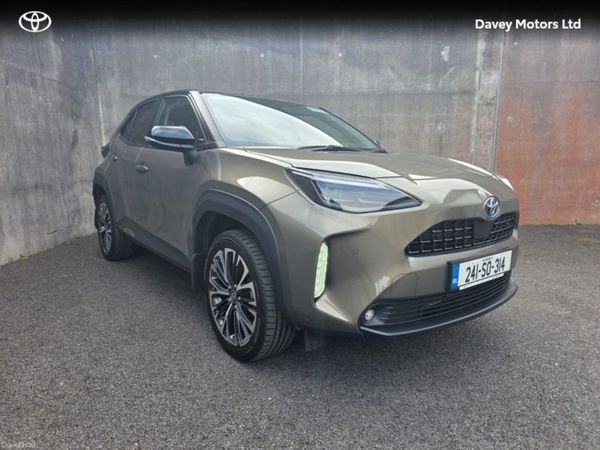 Toyota Yaris Cross Hatchback, Petrol Hybrid, 2024, Green