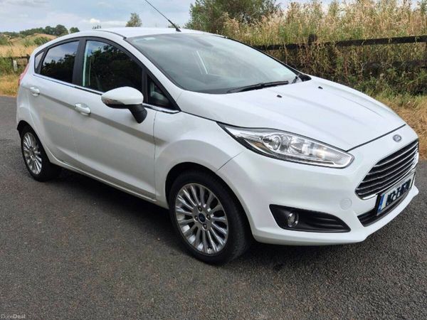 Ford Fiesta Hatchback, Petrol, 2014, White