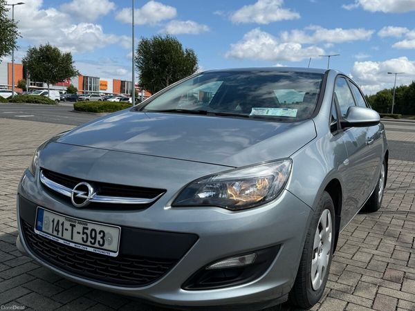 Opel Astra Saloon, Petrol, 2014, Silver